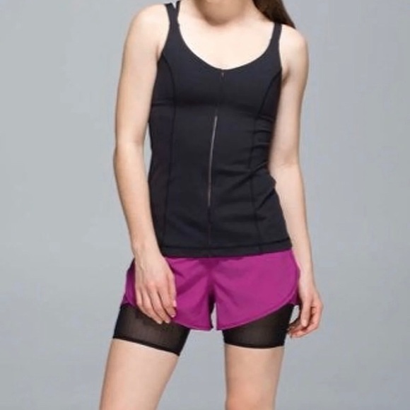 Lululemon Hot To Street Short Regal Plum sz 0 - 2 - Picture 10 of 11